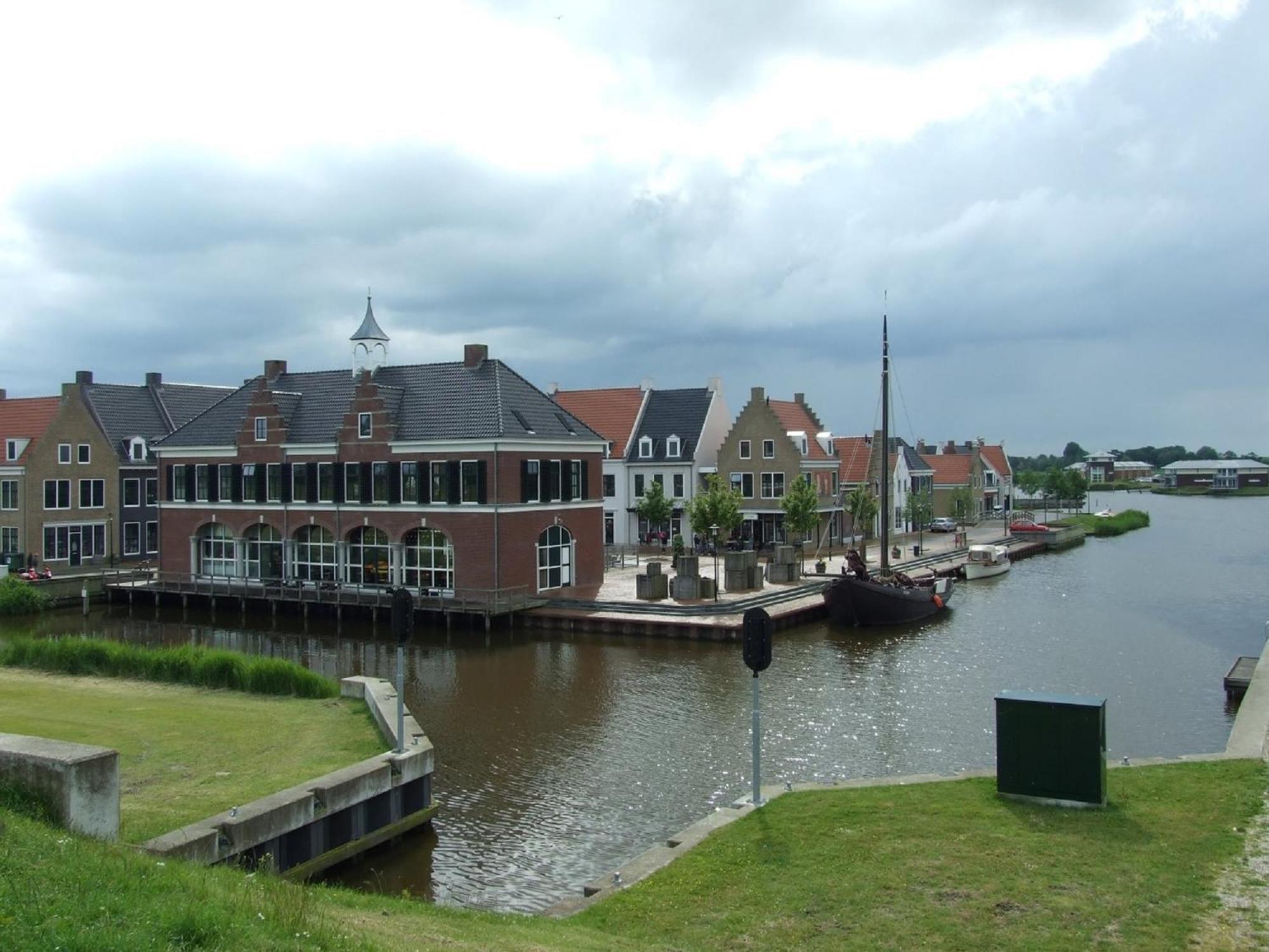 Leonie 6 Pers Holiday Home With A Large Garden Close To The Lauwersmeer Anjum エクステリア 写真